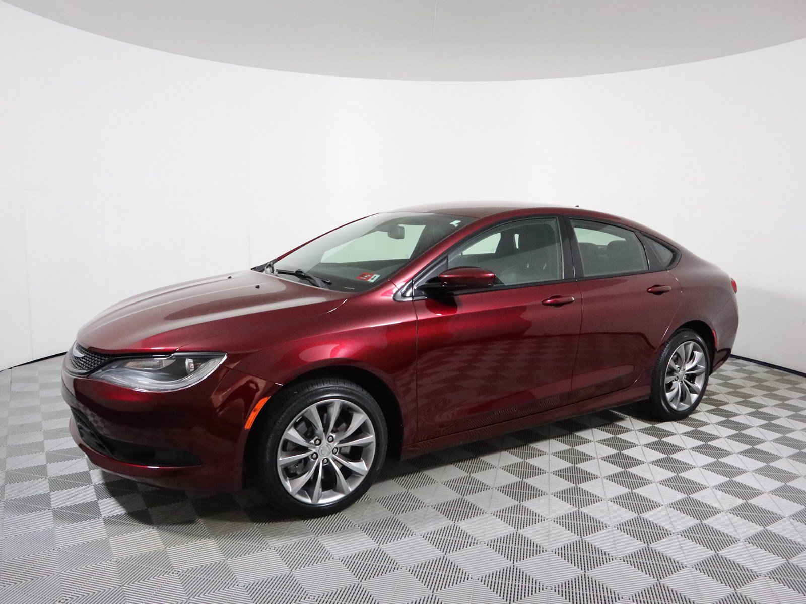 PreOwned 2015 Chrysler 200 S 4dr Car in Parkersburg 