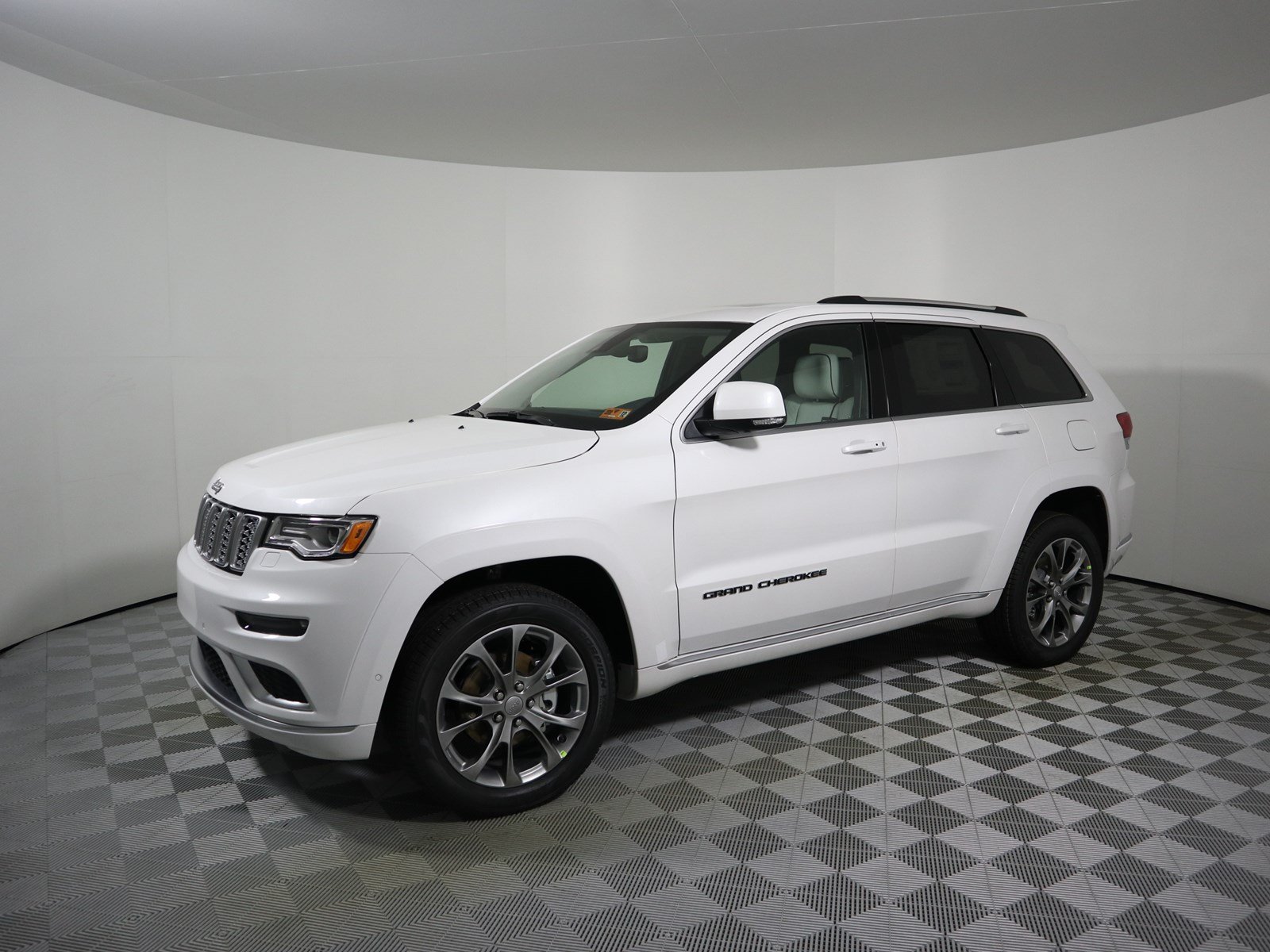 New 2019 Jeep Grand Cherokee Summit Sport Utility in ...