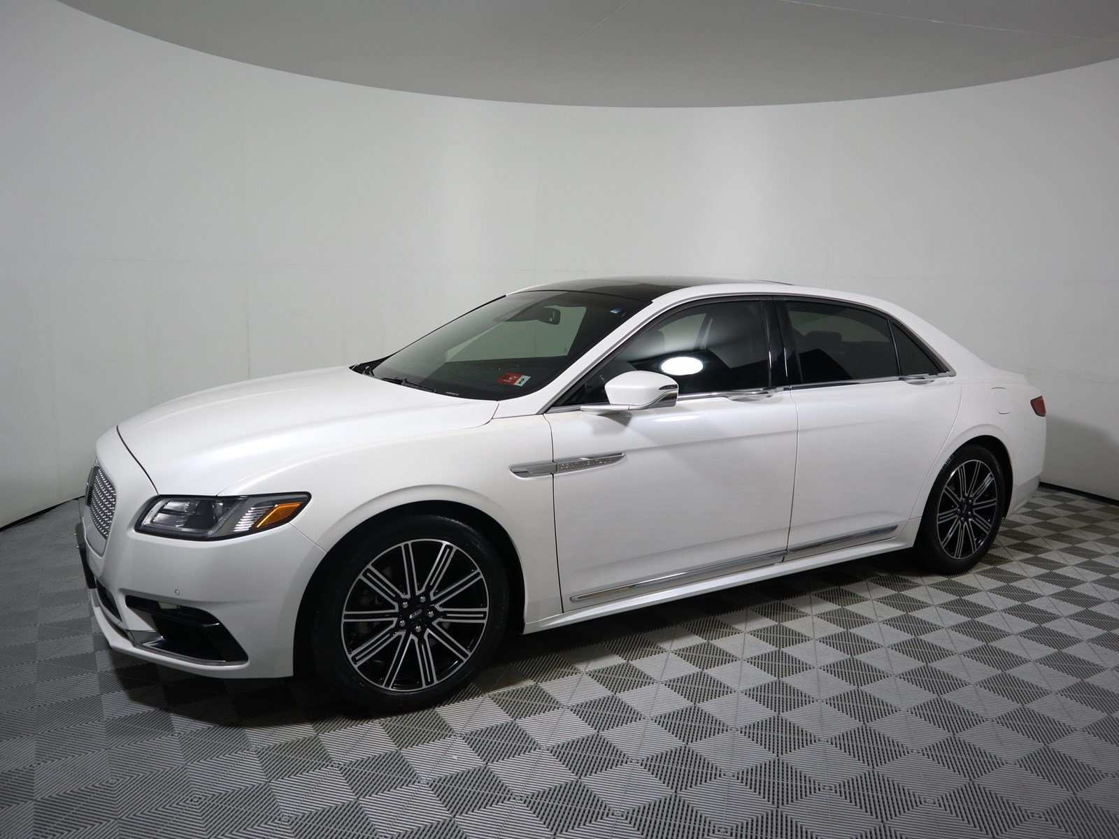 Certified Pre-Owned 2017 Lincoln Continental Reserve 4dr Car in ...