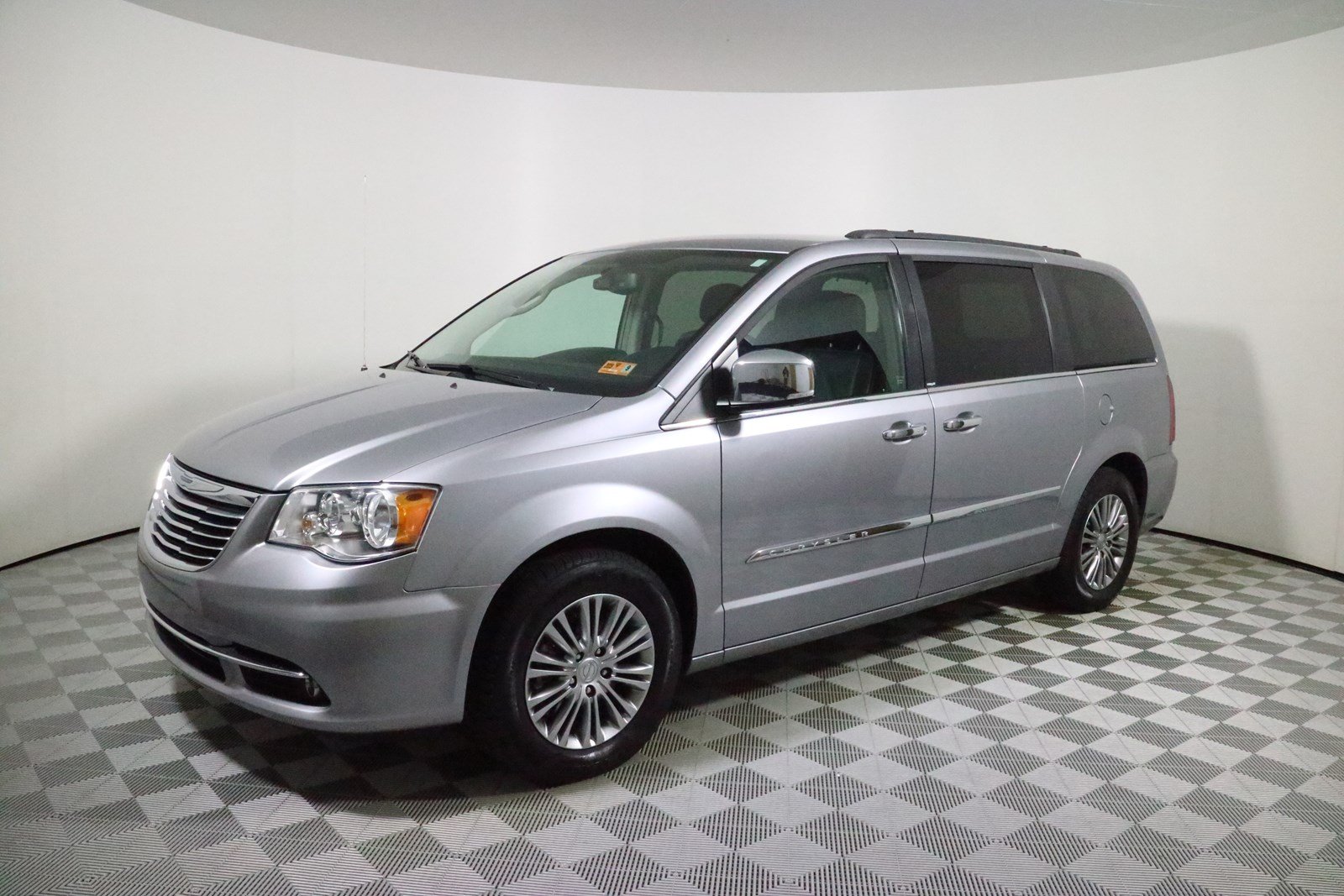 Pre-Owned 2013 Chrysler Town & Country Touring-L Mini-van, Passenger in ...