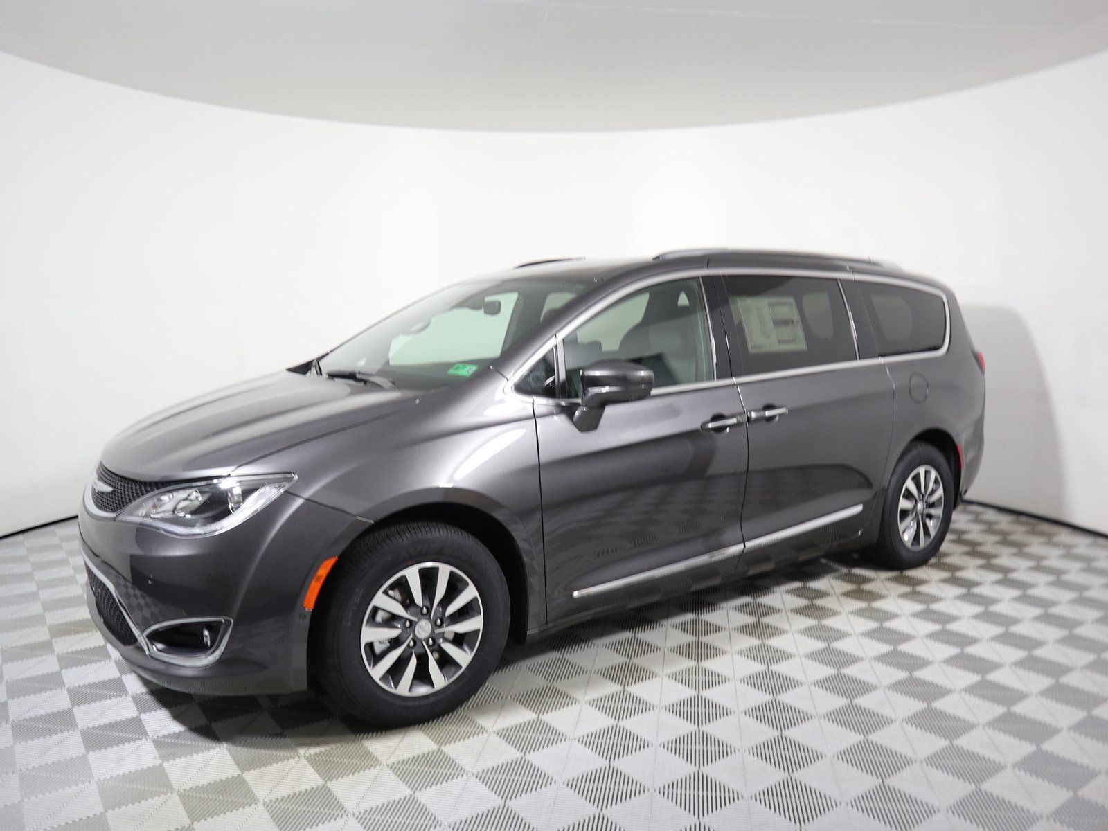 New 2020 Chrysler Pacifica Touring L Plus 35th Anniversary Mini-van ...