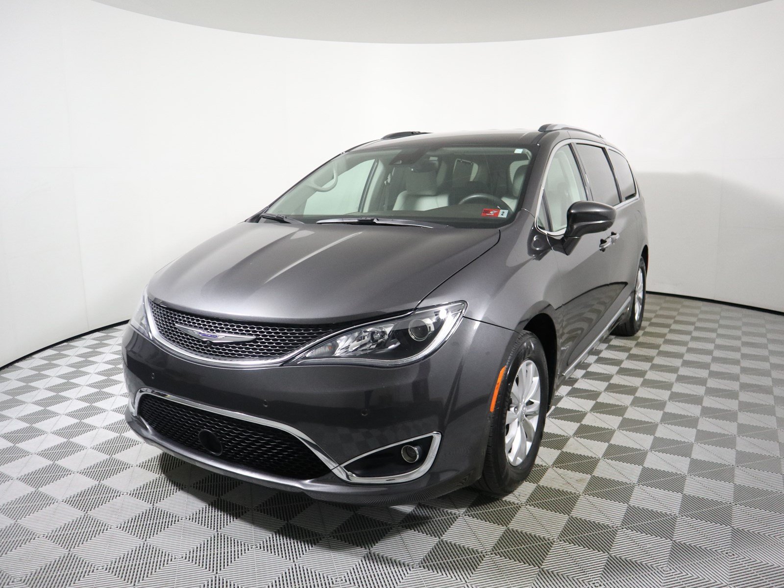 Certified Pre-Owned 2018 Chrysler Pacifica Touring L Plus Mini-van ...