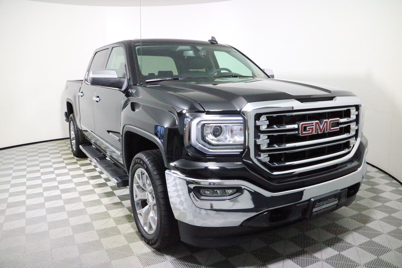 Pre-owned 2018 Gmc Sierra 1500 Slt Crew Cab Pickup In Parkersburg # 