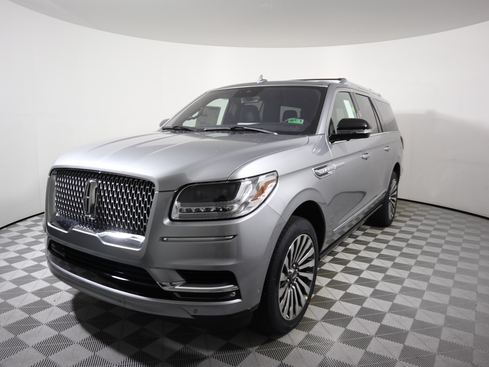 Где vin lincoln navigator