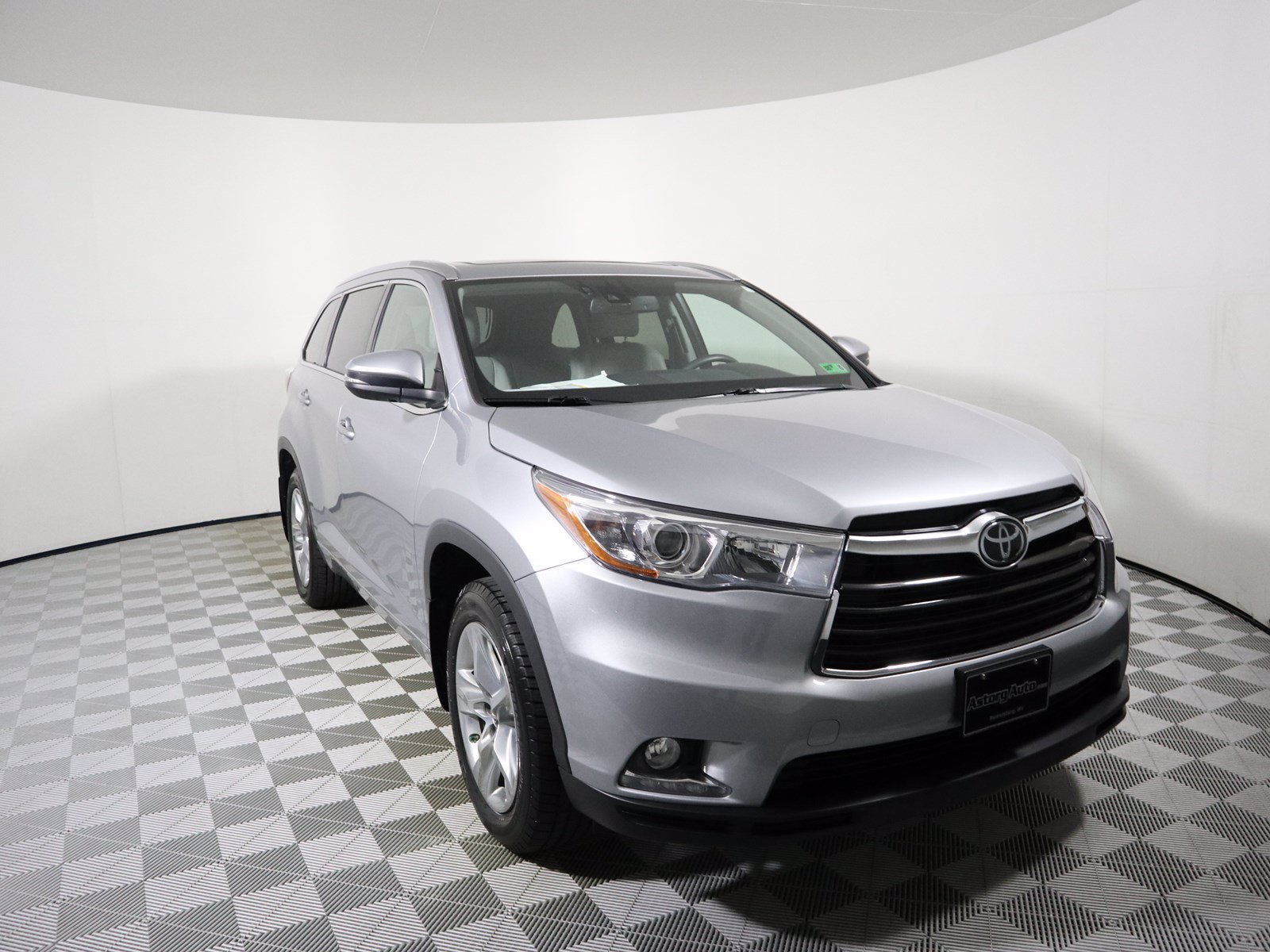 Pre-Owned 2016 Toyota Highlander Limited Platinum Sport Utility in ...